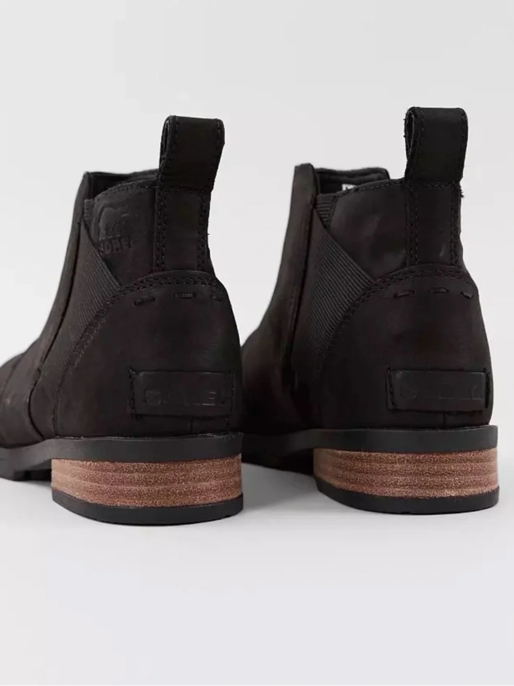Sorel Emelie Chelsea Waterproof Boots black size 7